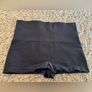 Spanx black compression shorts size XL